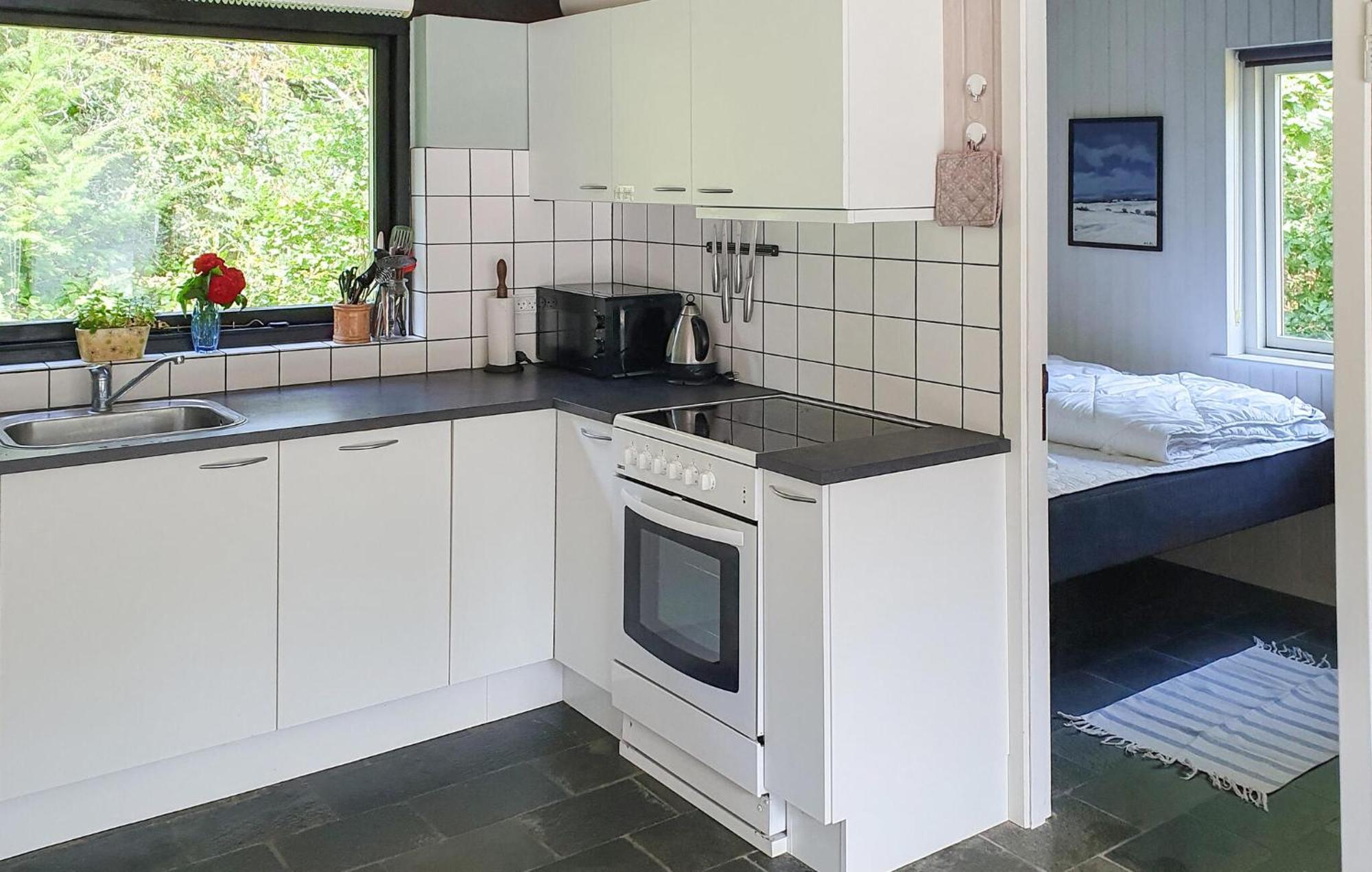 3 Bedroom Awesome Home In Neksø Exterior foto