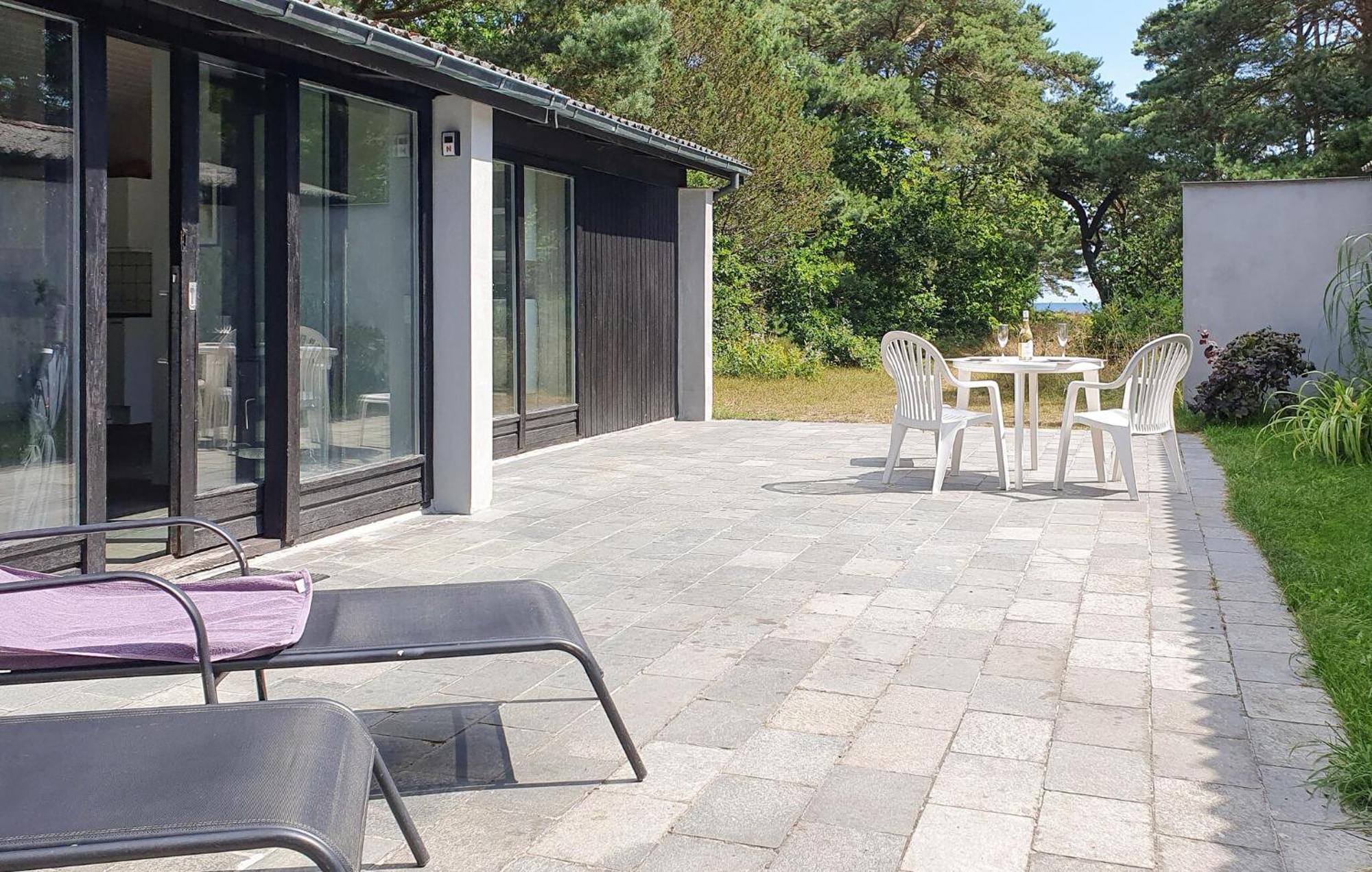 3 Bedroom Awesome Home In Neksø Exterior foto