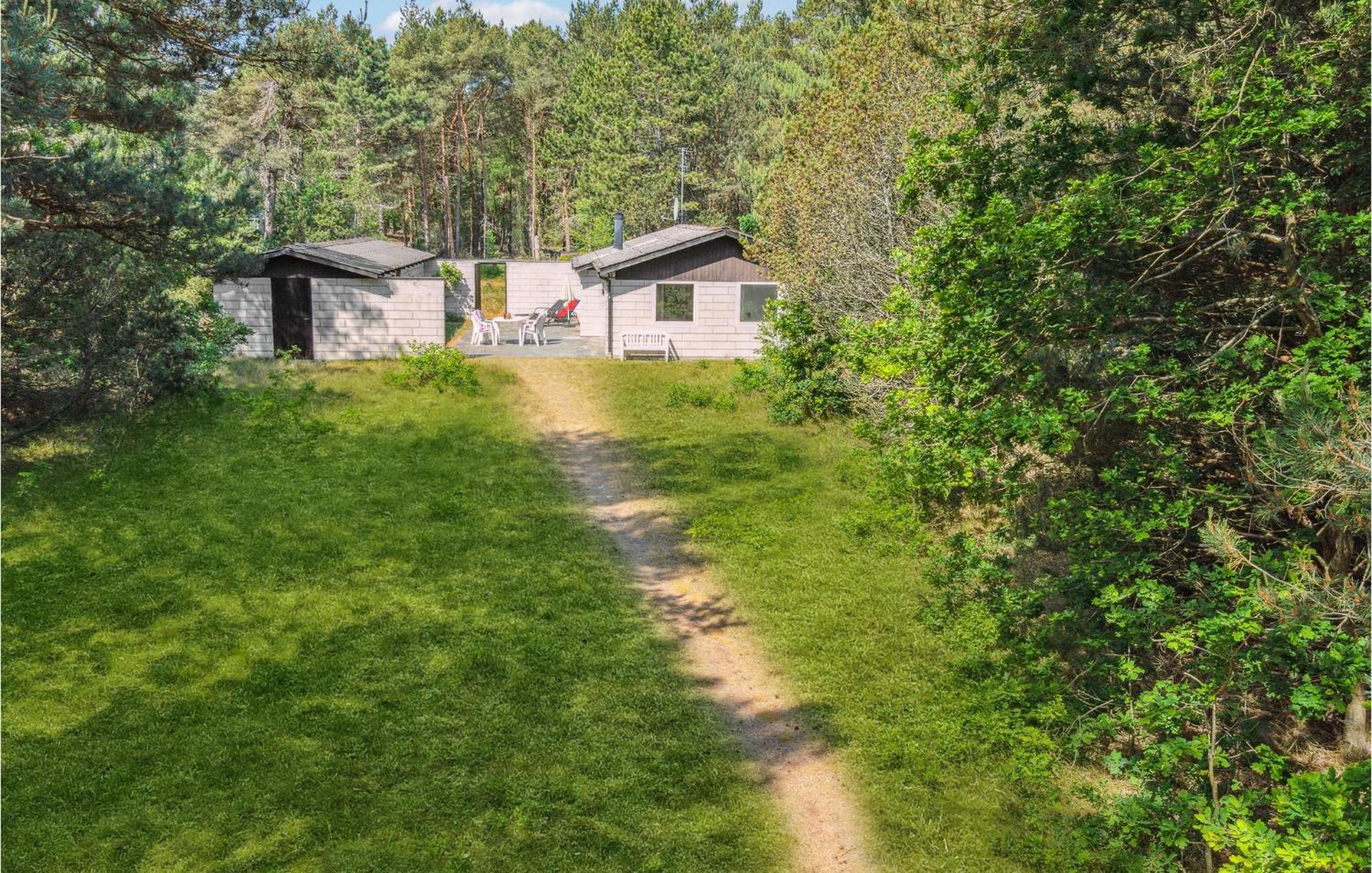 3 Bedroom Awesome Home In Neksø Exterior foto
