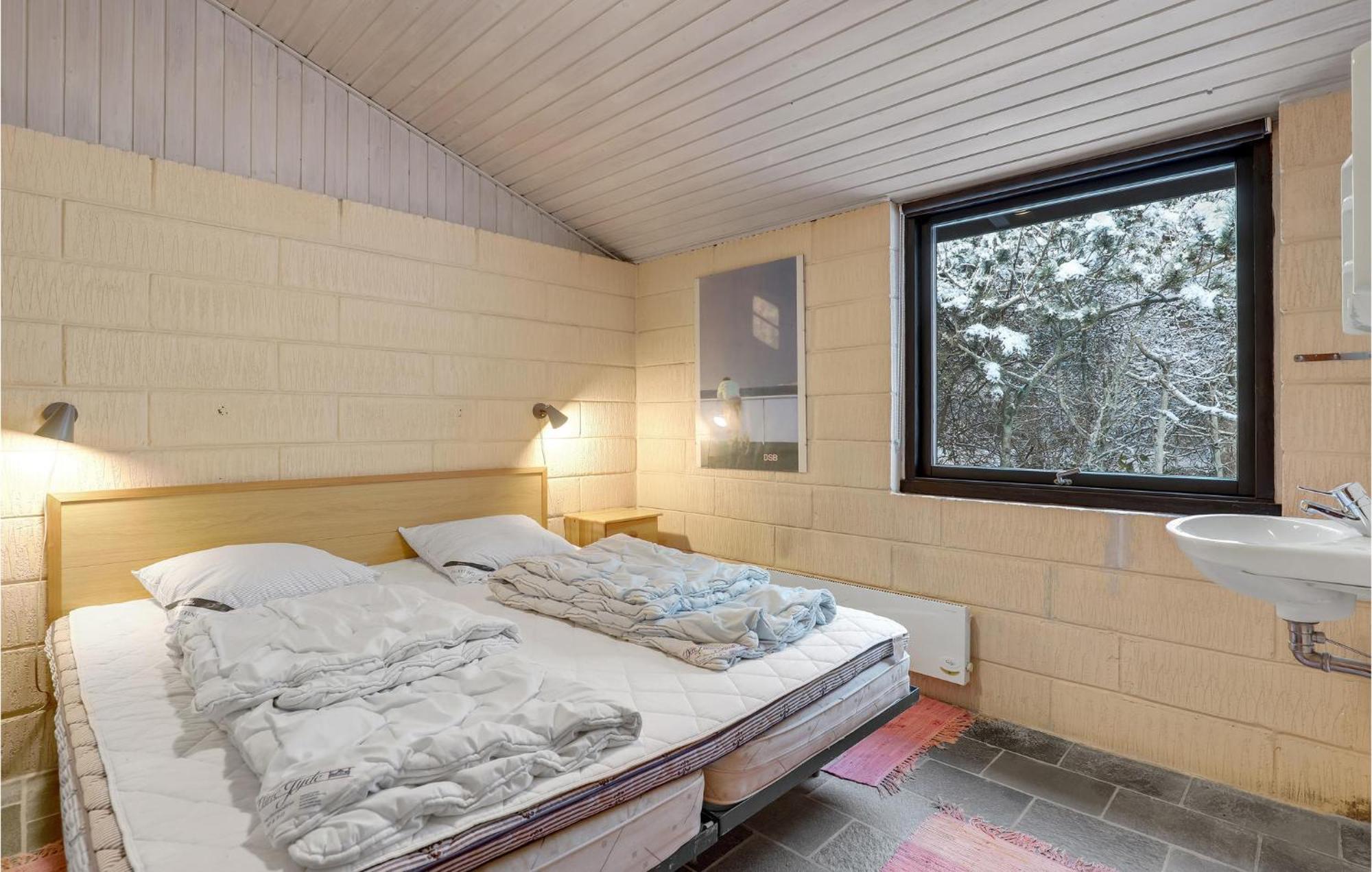 3 Bedroom Awesome Home In Neksø Exterior foto